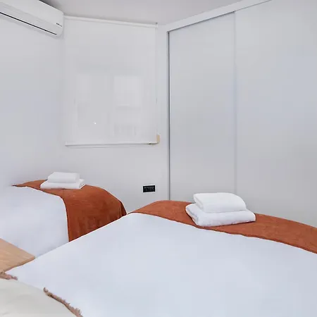San Rafael & Parking Apartment *