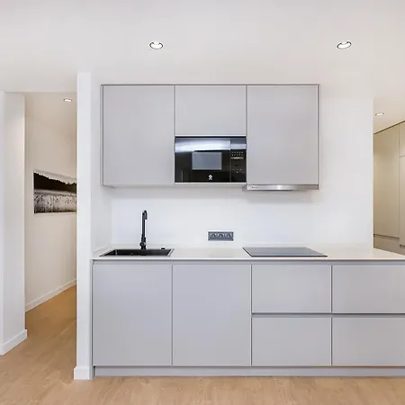 San Rafael & Parking Apartment
