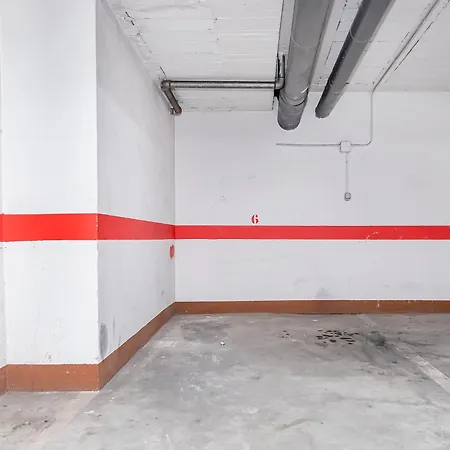 San Rafael & Parking Apartment
